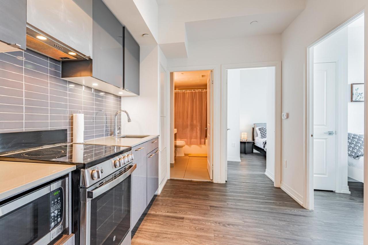 Luxury 2 Bedroom Condo High Floor Close To Eaton Center Toronto Eksteriør billede