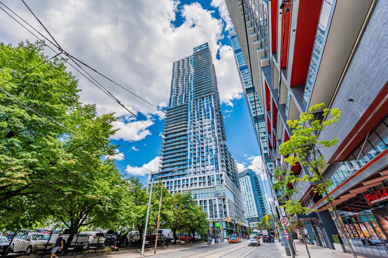 Luxury 2 Bedroom Condo High Floor Close To Eaton Center Toronto Eksteriør billede